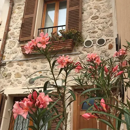 Vieille Ville 2 - La Petite Maison A Safranier, 2 Bedrooms, Max 4 Adults And 2 Kids Antibes Exterior photo