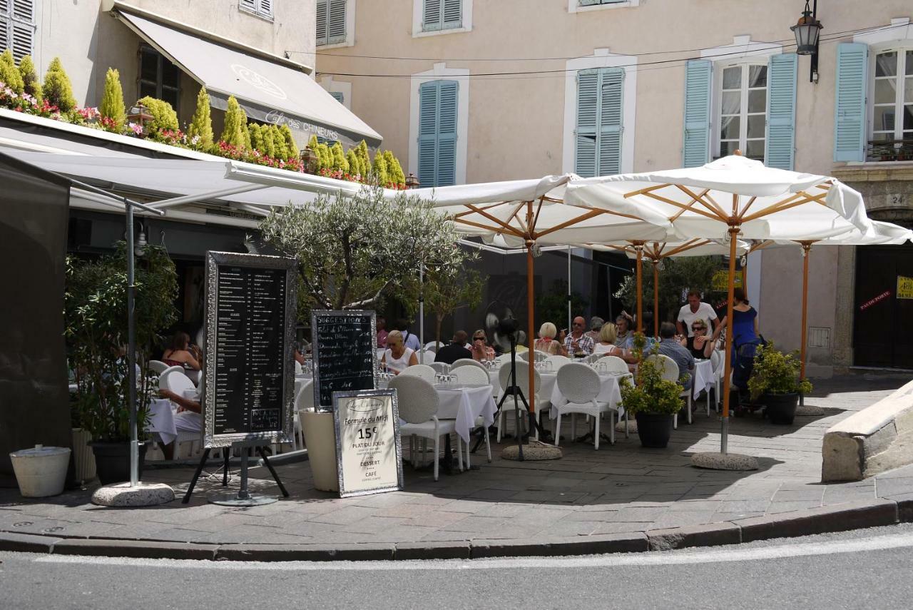 Vieille 2 - La Petite Maison A Safranier, 2 Bedrooms, Max 4 Adults And 2 Kids *