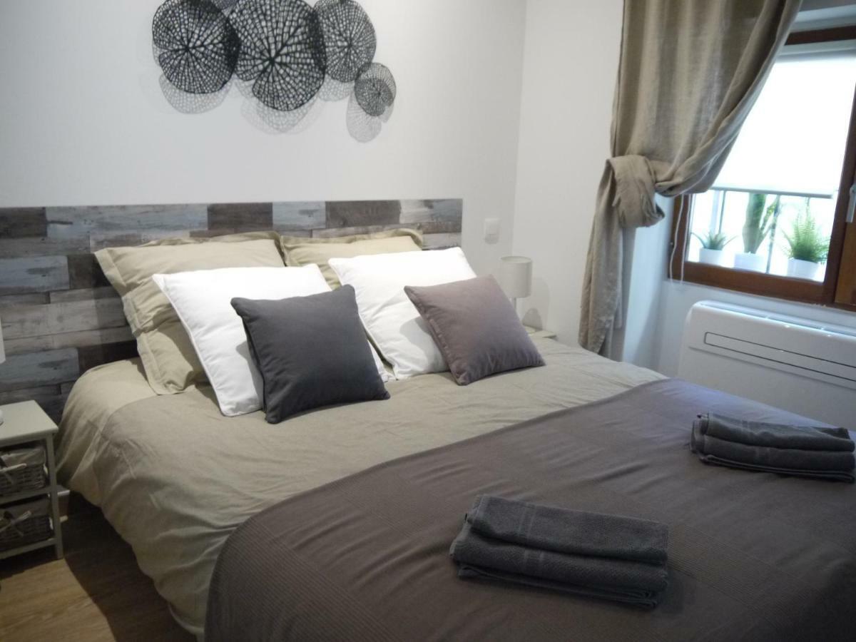 Vieille 2 - La Petite Maison A Safranier, 2 Bedrooms, Max 4 Adults And 2 Kids
