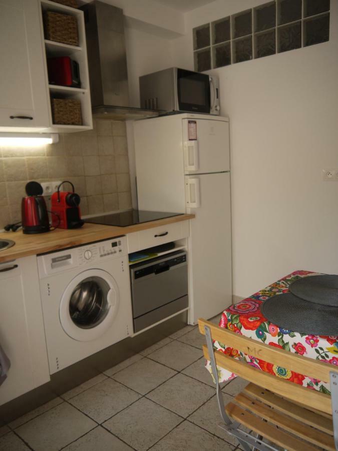 Vieille 2 - La Petite Maison A Safranier, 2 Bedrooms, Max 4 Adults And 2 Kids * Antibes
