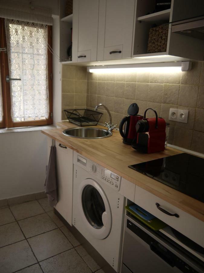 Vieille 2 - La Petite Maison A Safranier, 2 Bedrooms, Max 4 Adults And 2 Kids Apartment