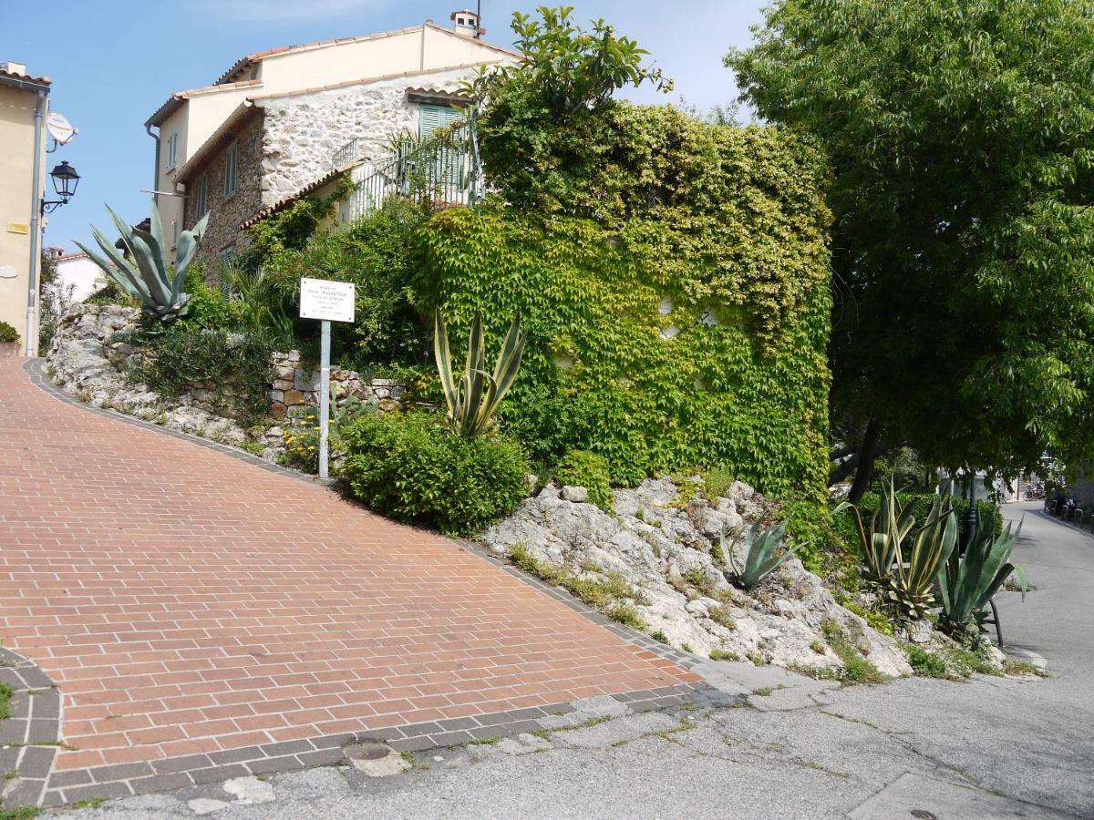 Vieille 2 - La Petite Maison A Safranier, 2 Bedrooms, Max 4 Adults And 2 Kids *