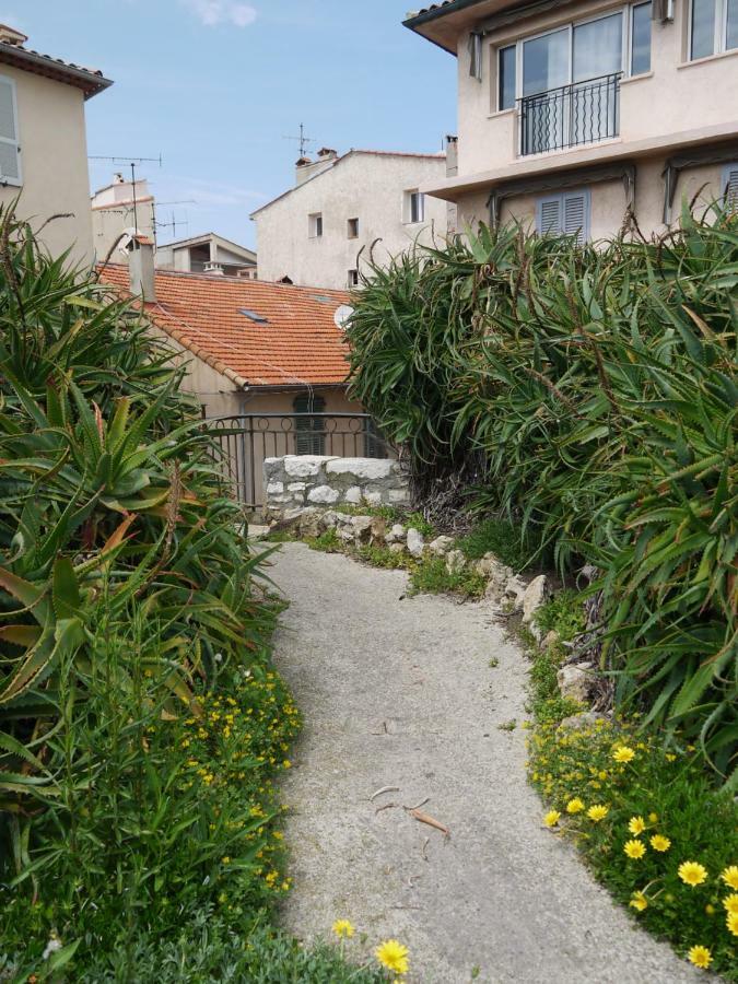 Vieille 2 - La Petite Maison A Safranier, 2 Bedrooms, Max 4 Adults And 2 Kids *
