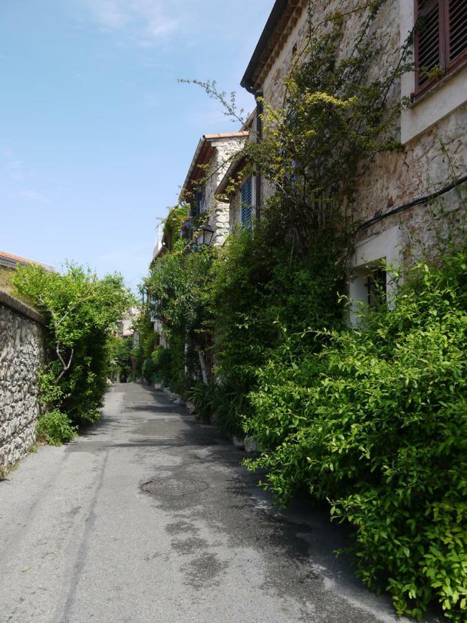 Apartment Vieille 2 - La Petite Maison A Safranier, 2 Bedrooms, Max 4 Adults And 2 Kids