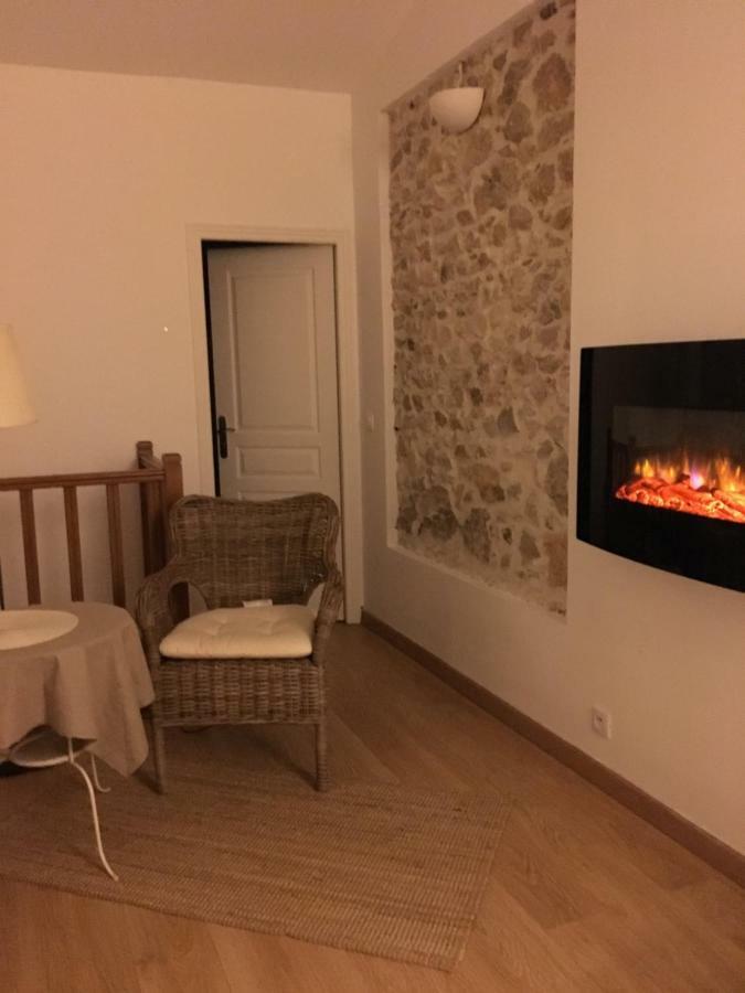 Vieille 2 - La Petite Maison A Safranier, 2 Bedrooms, Max 4 Adults And 2 Kids Apartment *